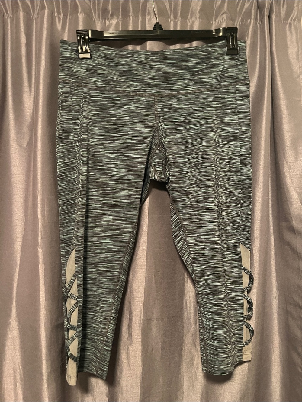 Women's Heathered Gray & Teal Capri Track Pants with Side Lattice